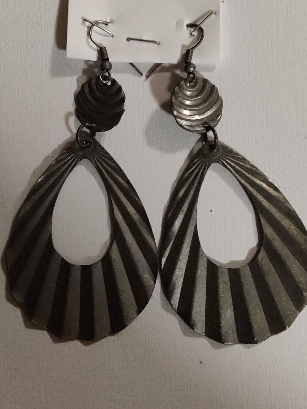 Black Metal Teardrop Dangle Earrings